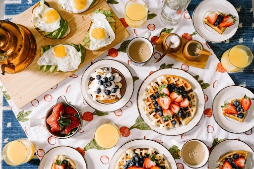 Cutting Calories? Battle Hunger All Day Long With These Breakfast Strategies